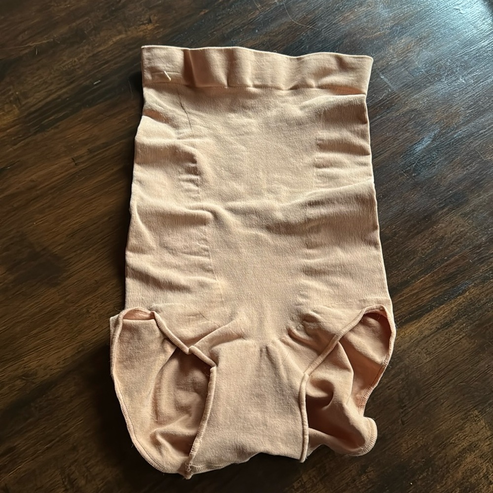 SKIMS NEW Seamless Sculpt High Waisted Brief NWOT